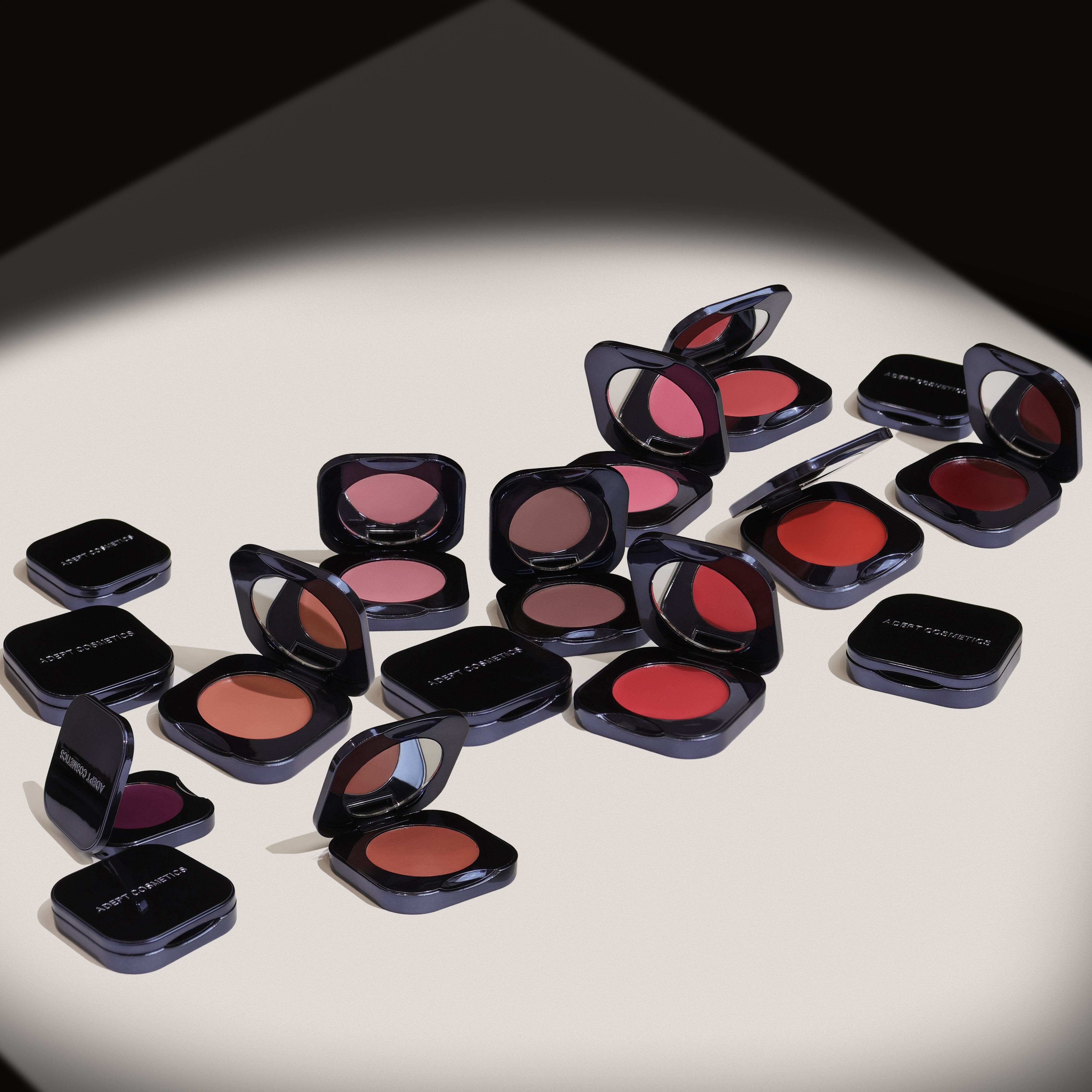 Cream Blush Magnetic Compact